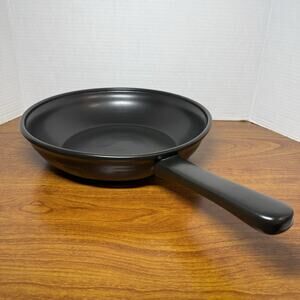Longaberger Flameware 11.5" Skillet in Ebony. Pre-Owned No lid